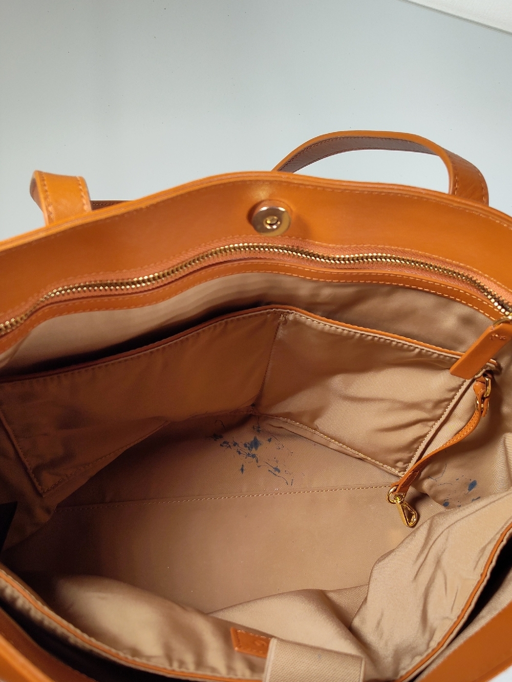 Quince Classic Italian Leather Tote in Cognac - Picture 14 of 16